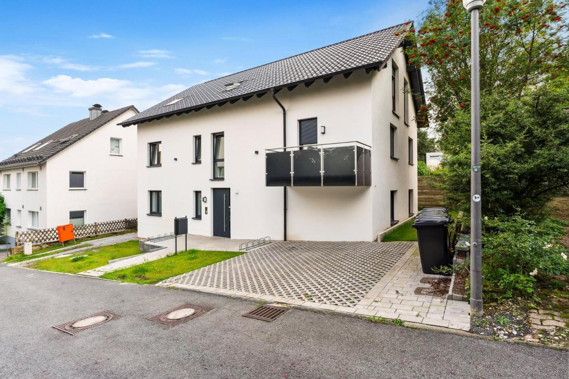 Deluxe Apartment In Bielefeld City Mit Parkplatz Und Balkon Buitenkant foto
